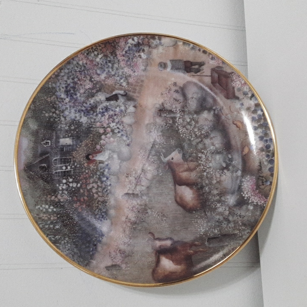 "Farmyard Visitors" Franklin Mint plate. Approximately 8".
